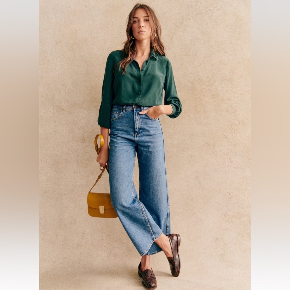 Sezane-Le Crop Jeans in Denim Blue. Sezane Size 4.